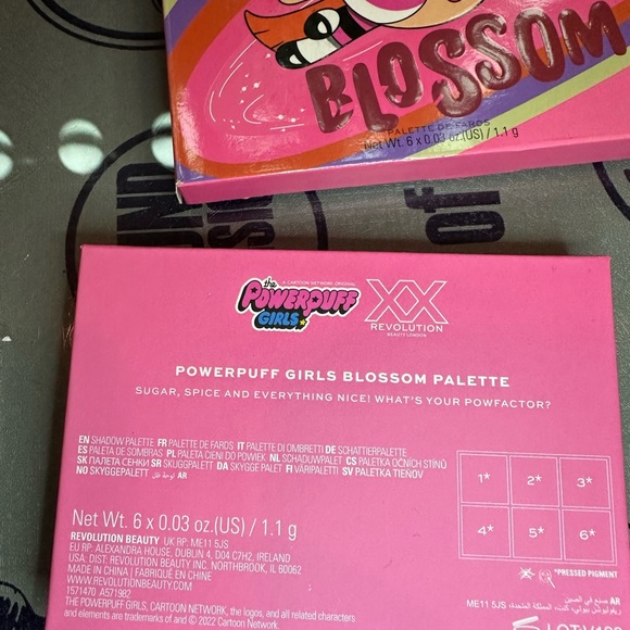 PowerPuff Girls BLOSSOM - 6 Shade Color Pan Eyeshadow Palette COLLECTOR EDITION - Picture 7 of 7